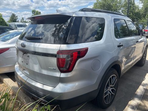 Used 2017 Ford Explorer Sport w/ Equipment Group 401A AWD/4WD image 4