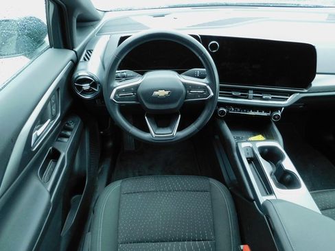 Used 2025 Chevrolet Equinox EV LT image 14