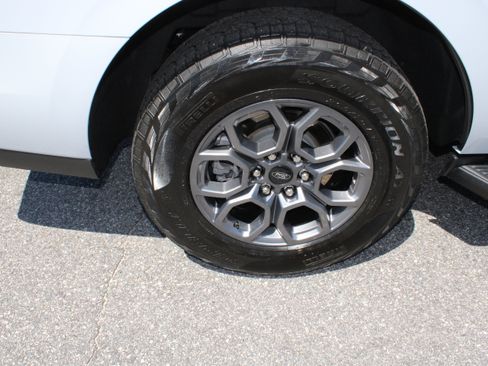 Used 2025 Ford Expedition Active RWD image 12