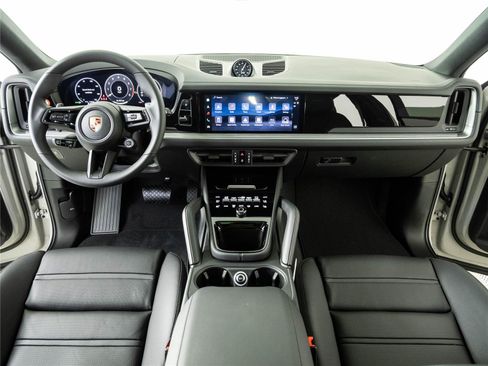 New 2026 Porsche Cayenne Coupe AWD/4WD image 19