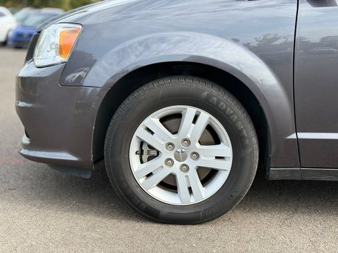 Used 2019 Dodge Grand Caravan SXT FWD image 9