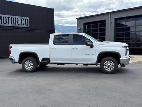 Used 2023 Chevrolet Silverado 2500 LT w/ Convenience Package AWD/4WD image 3