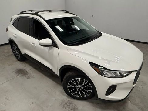 Used 2024 Ford Escape SE image 38