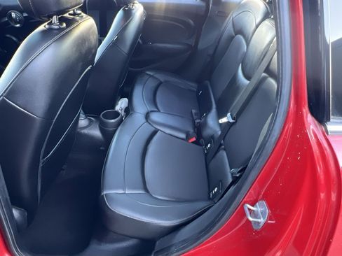 Used 2015 MINI Cooper 4-Door Hardtop image 22