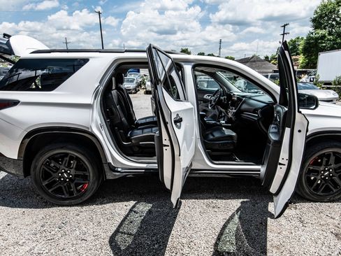 Used 2019 Chevrolet Traverse Premier w/ Redline Edition FWD image 16