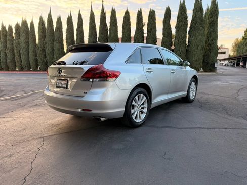 Used 2013 Toyota Venza LE FWD image 4