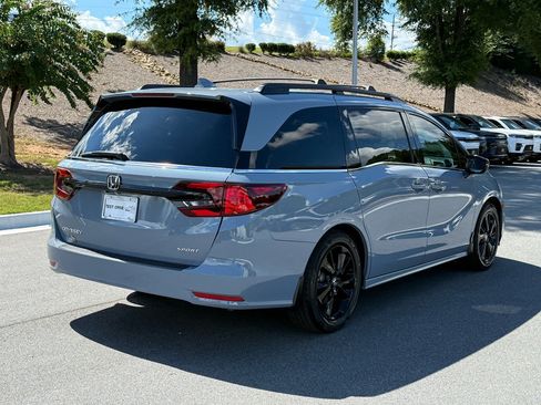 Used 2024 Honda Odyssey Sport image 5