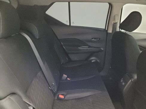 Used 2024 Nissan Kicks SV FWD image 19