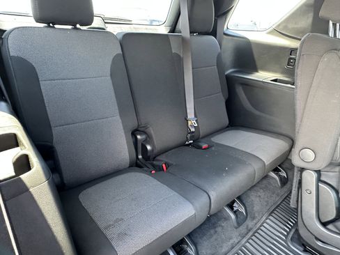 Used 2023 Chevrolet Traverse LT FWD image 21
