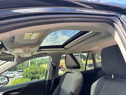 Used 2019 Toyota RAV4 XLE w/ Convenience Package AWD/4WD image 25