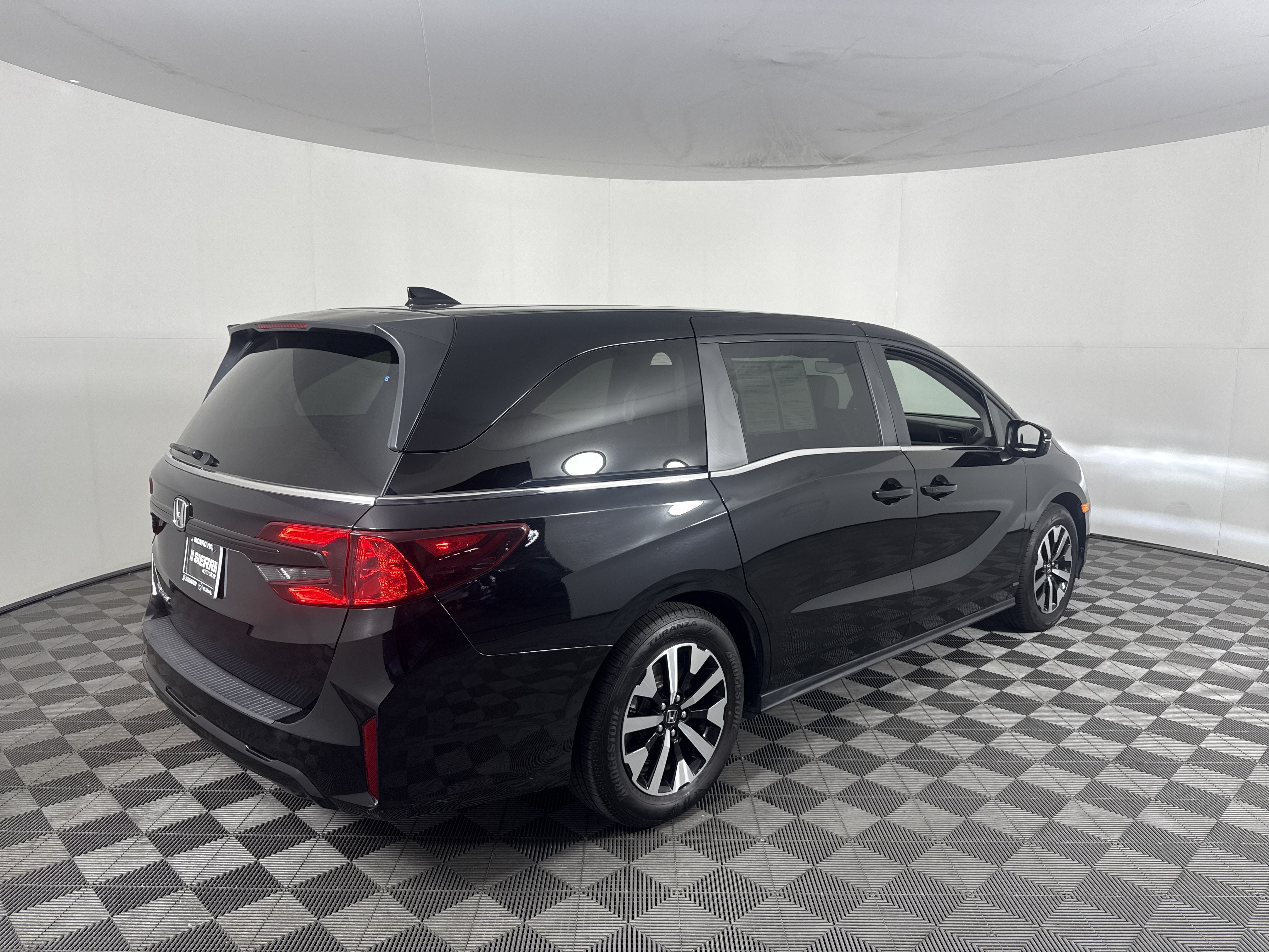 Used 2025 Honda Odyssey EX-L image 7