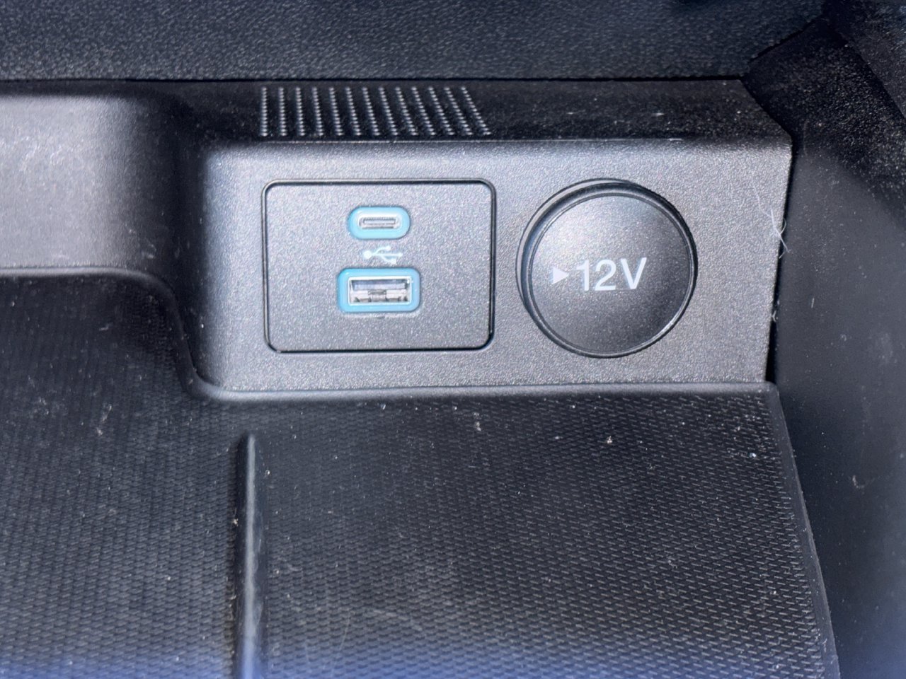 Used 2023 Ford Escape SE FWD image 6