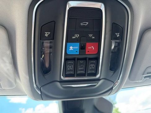 Used 2022 Jeep Grand Cherokee Limited 4xe AWD/4WD image 24