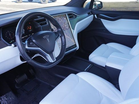 Used 2018 Tesla Model X 100D image 26