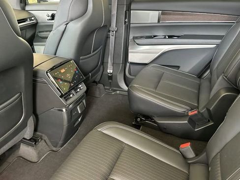 New 2026 Cadillac Vistiq Luxury w/ LPO, Floor Liner Package image 12