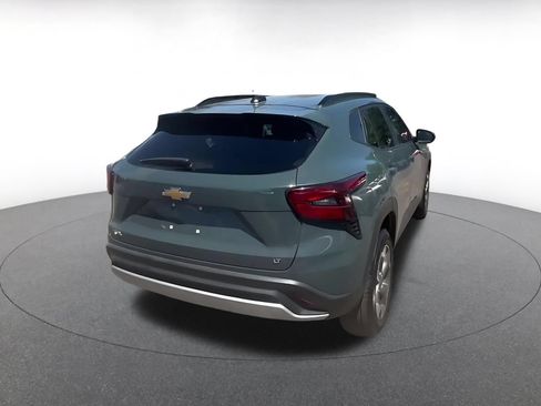 Used 2025 Chevrolet Trax LT FWD image 14