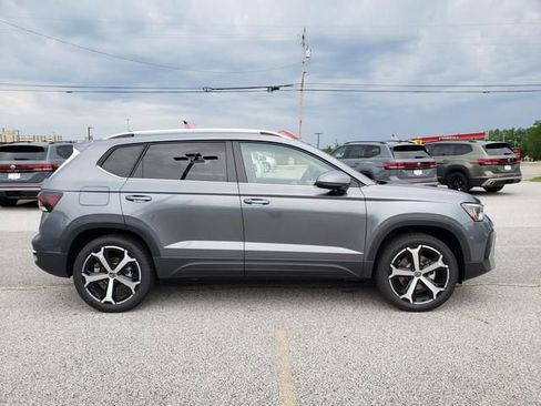 New 2025 Volkswagen Taos SEL AWD/4WD image 3