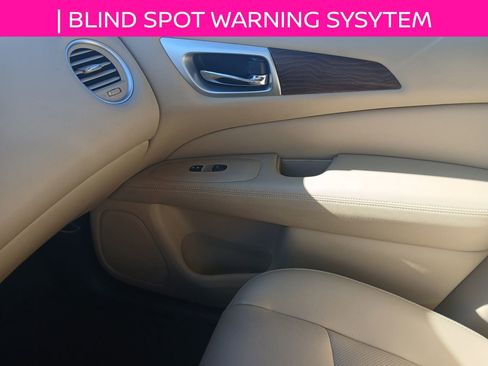 Used 2019 Nissan Pathfinder Platinum image 15