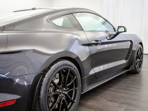 Used 2020 Ford Mustang Shelby GT350 w/ Technology Package image 29