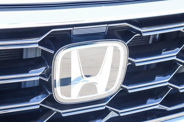 Used 2023 Honda Pilot Touring image 5