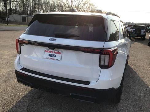 New 2026 Ford Explorer ST-Line w/ ST-Line Street Pack image 8