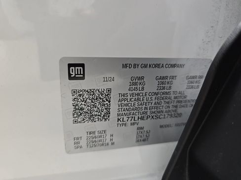 Used 2025 Chevrolet Trax LT FWD image 15