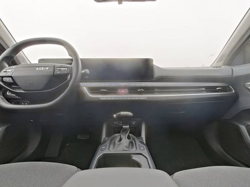 Used 2025 Kia K4 LXS image 24