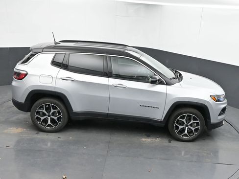 Used 2025 Jeep Compass Limited AWD/4WD image 45