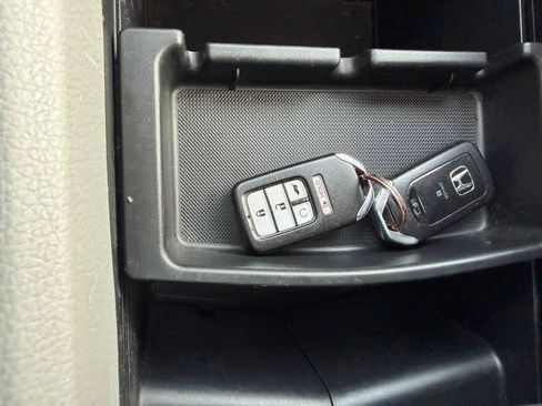Used 2016 Honda Pilot Elite image 41