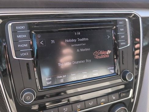 Used 2019 Volkswagen Passat 2.0T SE R-Line image 13