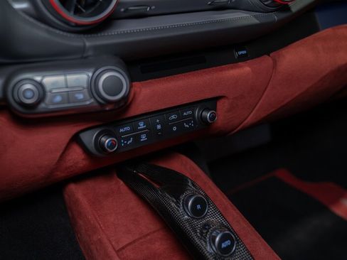 Used 2019 Ferrari 812 Superfast RWD image 27