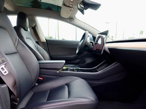 Used 2018 Tesla Model 3 Long Range RWD image 16