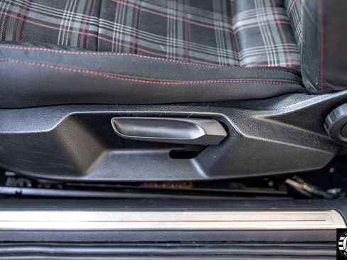 Used 2015 Volkswagen GTI S image 21