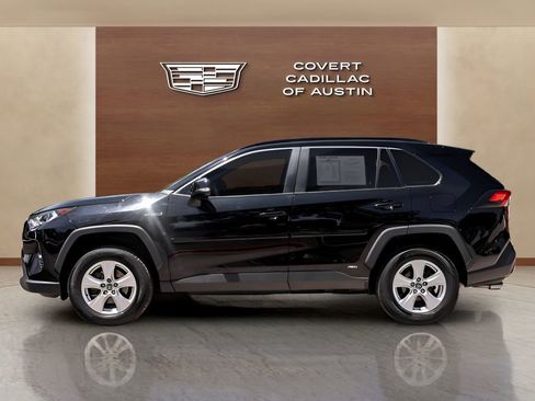 Used 2021 Toyota RAV4 XLE w/ Convenience Package AWD/4WD image 2