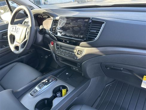 New 2025 Honda Ridgeline RTL image 16