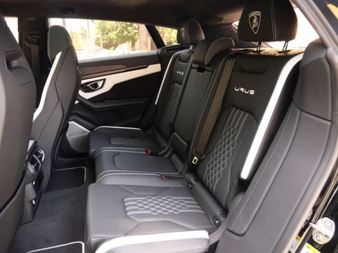 Used 2024 Lamborghini Urus S AWD/4WD image 6