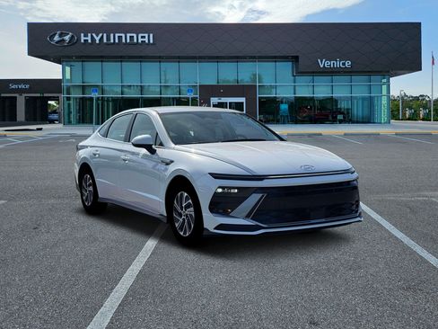 New 2026 Hyundai Sonata Blue FWD image 11
