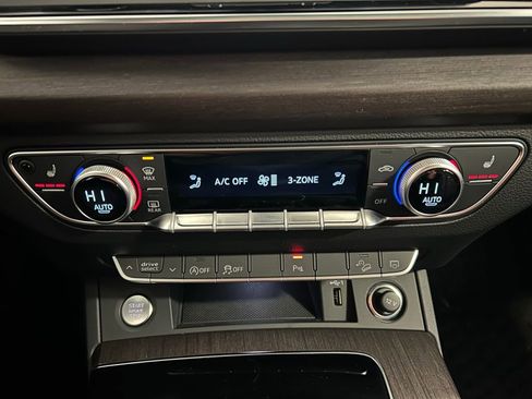 Used 2023 Audi Q5 2.0T Premium w/ Convenience Package image 16