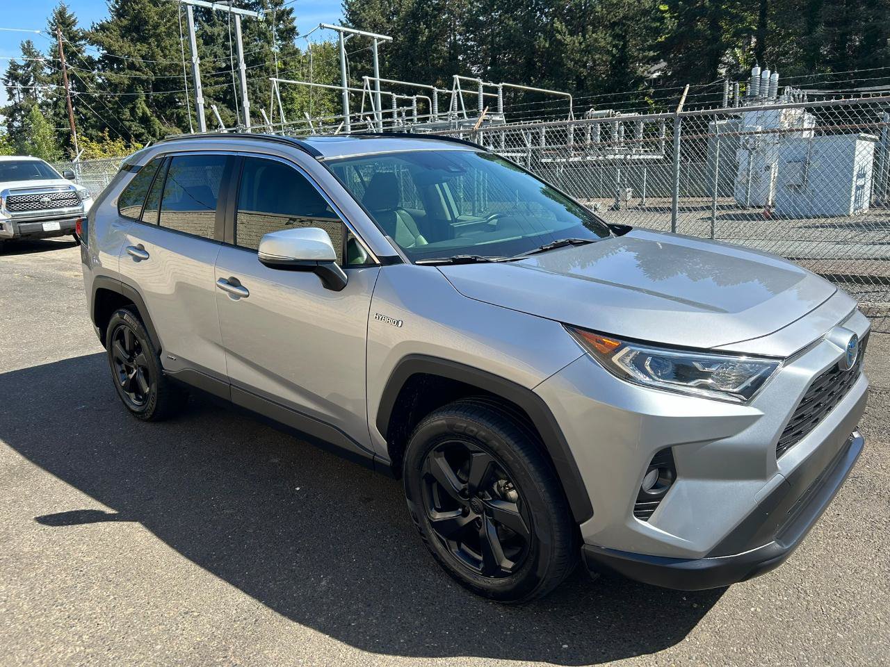 Used 2021 Toyota RAV4 XLE Premium AWD/4WD image 3