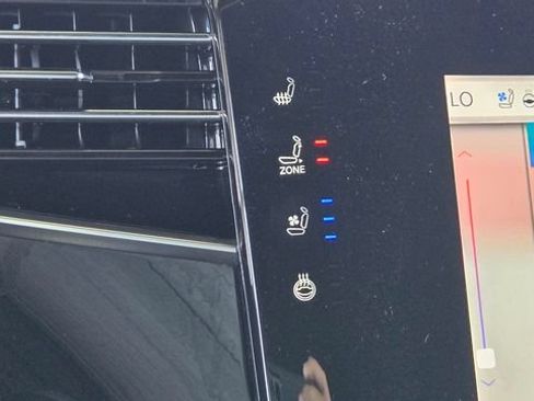 Used 2022 Jeep Wagoneer Series III RWD image 22