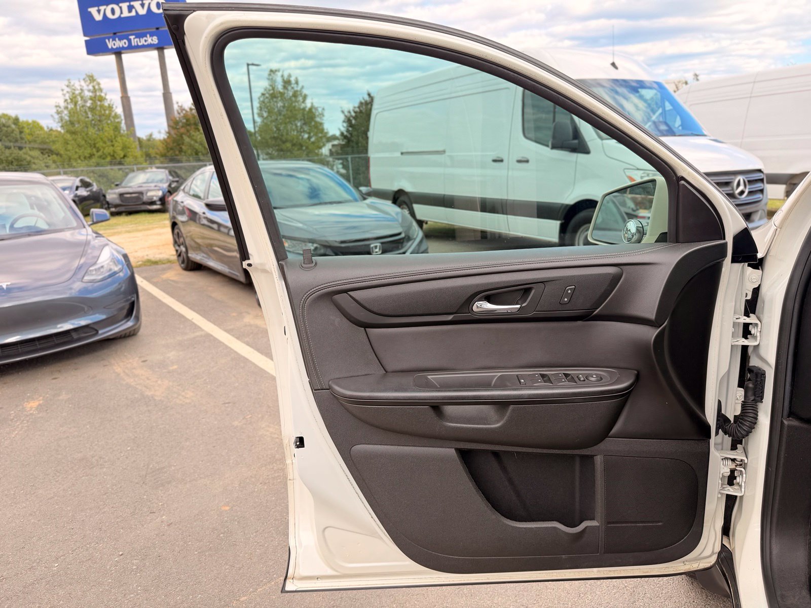 Used 2015 Chevrolet Traverse LT AWD/4WD image 15
