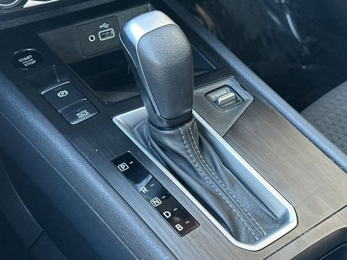 Used 2025 Nissan Kicks S image 27