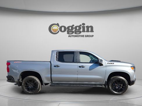 New 2026 Chevrolet Silverado 1500 Custom Trail Boss w/ LPO, Dark Essentials Package AWD/4WD image 5