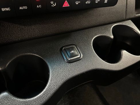 Used 2022 Mercedes-Benz Sprinter 2500 image 39