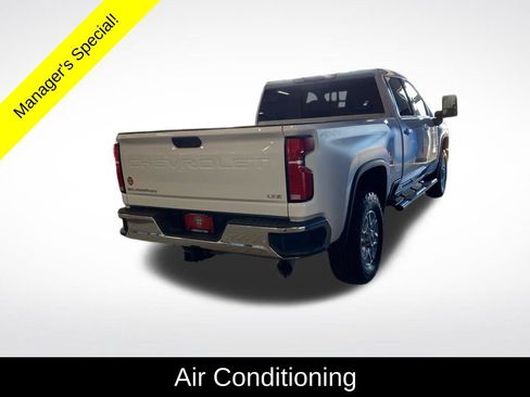 Used 2025 Chevrolet Silverado 2500 LTZ w/ LTZ Convenience Package AWD/4WD image 18