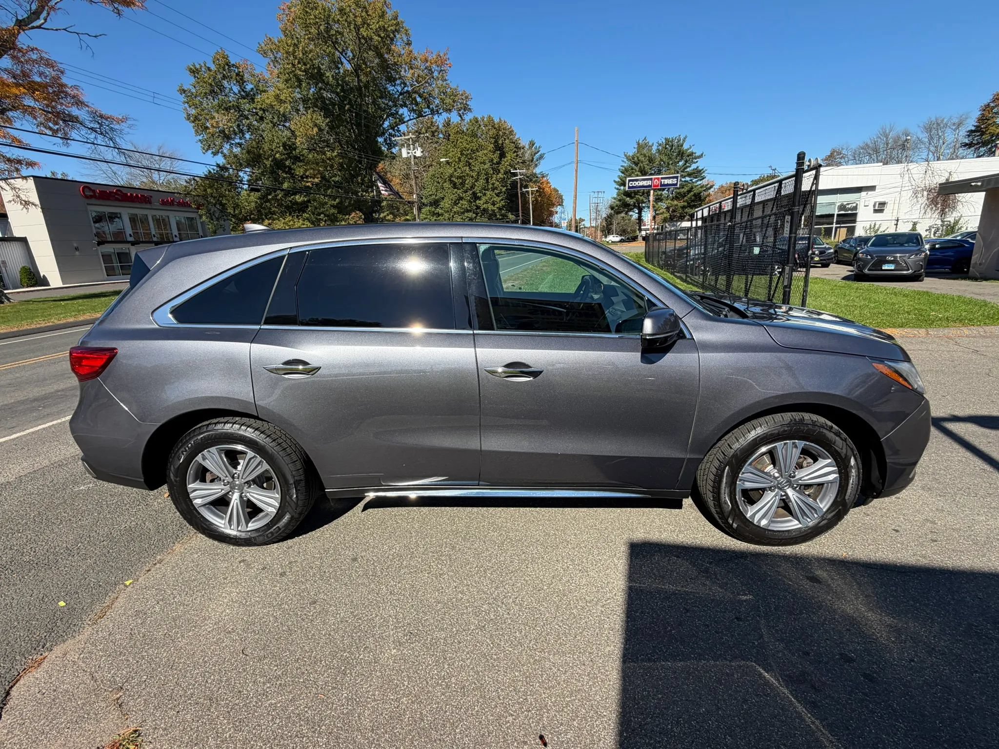 Used 2020 Acura MDX SH-AWD image 4