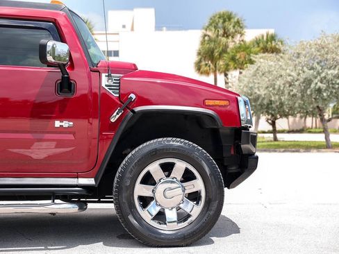 Used 2005 HUMMER H2 w/ Preferred Equipment Group AWD/4WD image 25