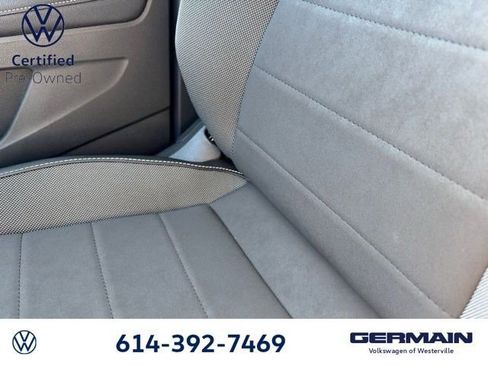 Certified 2024 Volkswagen Taos SE image 30