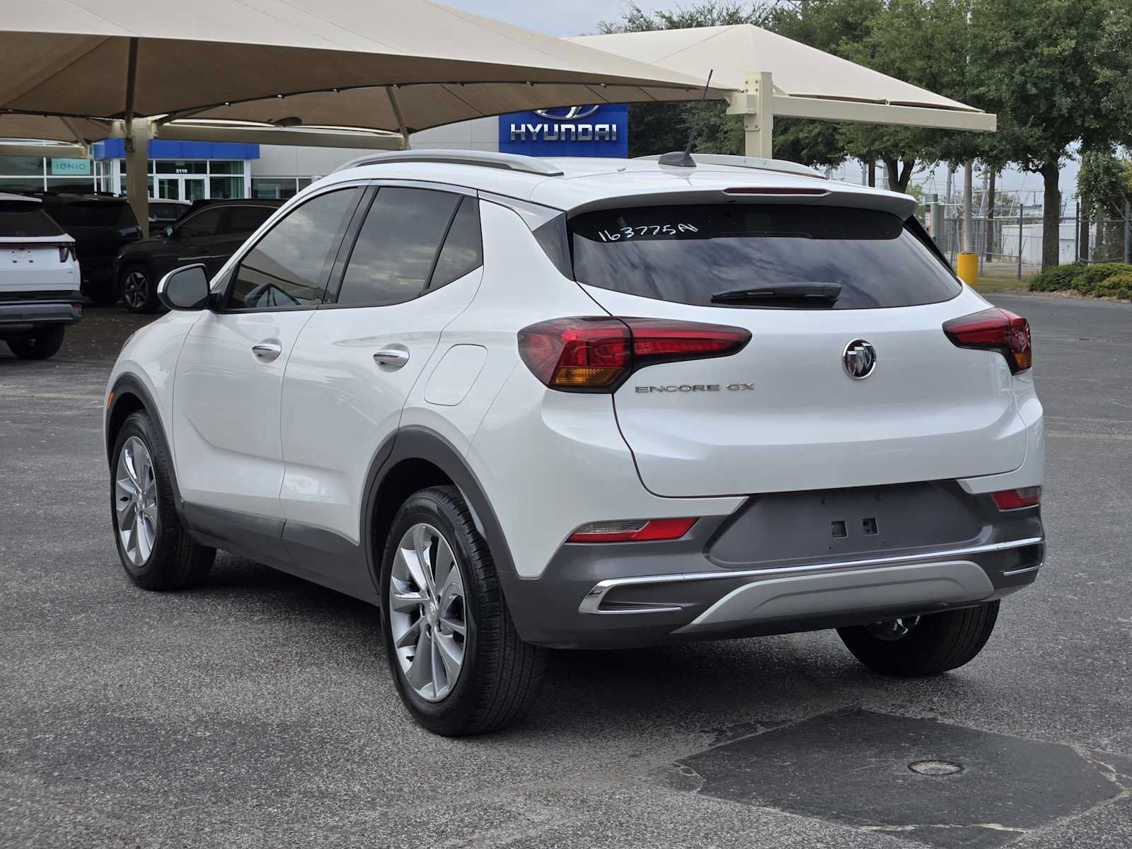Certified 2022 Buick Encore GX Essence w/ Experience Buick Package FWD image 6