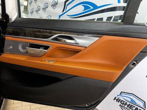 Used 2018 BMW 750i xDrive image 26